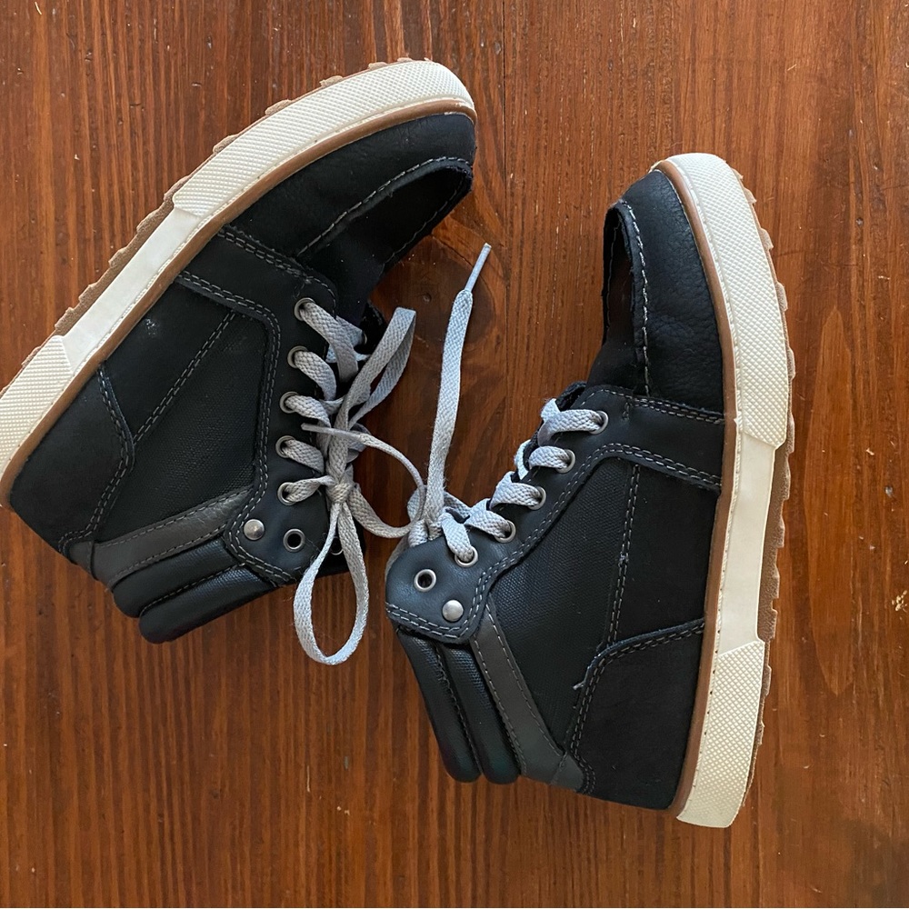 Sonoma high top shoes for boys size 2